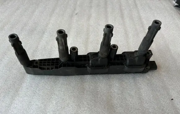 Mercedes-Benz Vaneo W414 High voltage ignition coil A0001501380 0221503033 ZS000707T156