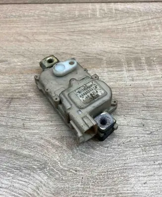 Opel Monterey Central locking motor 8943585472 89A214 MONTEREN