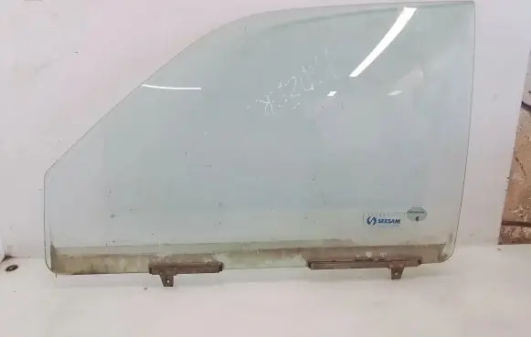 Mitsubishi Pajero Sport I Front door window glass four-door 43R00034