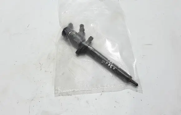 Volvo C30 Fuel injector 328480