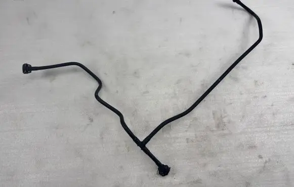 Mercedes-Benz GL X166 Engine coolant pipe/hose A1665001091