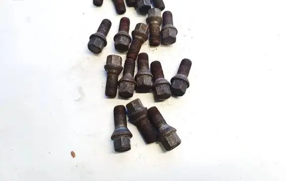 Audi A6 S6 C5 4B Nuts/bolts 