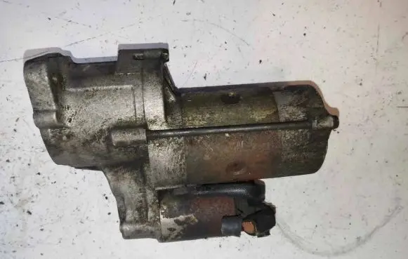 Mitsubishi Pajero Starter motor M2T61071 MD164977R
