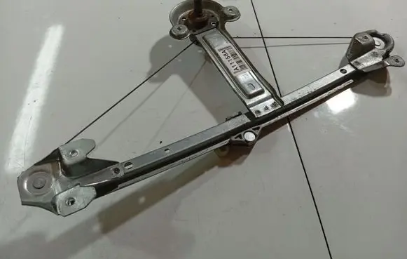 Opel Astra H Sliding door window regulator with motor 13100421