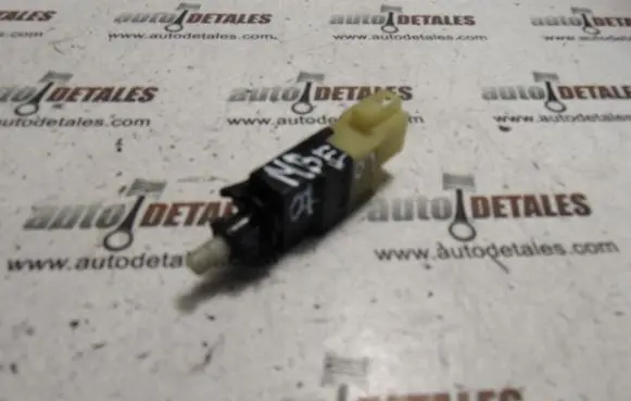 Mercedes-Benz E W211 Brake pedal sensor switch A0015456709