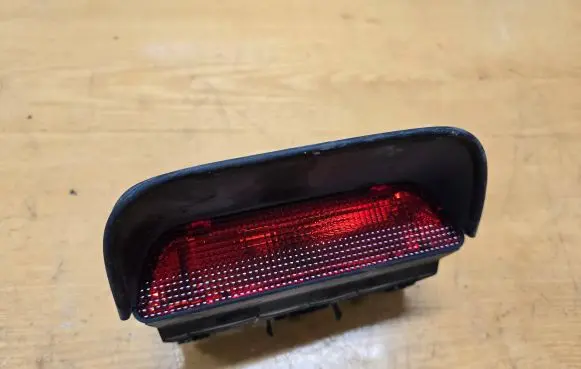Honda CR-V Third/center stoplight P6939