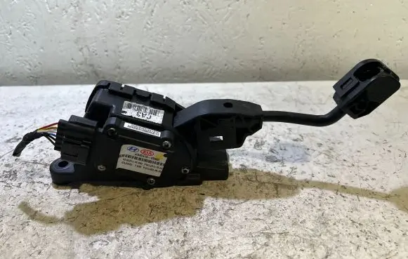 KIA Sportage Accelerator throttle pedal JIA0241A-2S900 JCA0241AASS900 7530