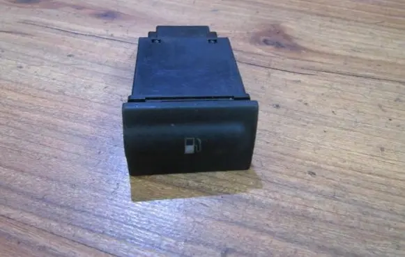Skoda Octavia Mk1 (1U) Fuel tank opening switch 