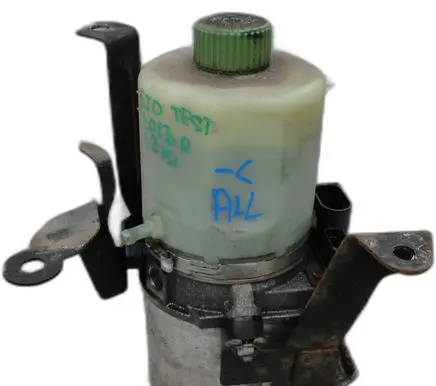 Skoda Fabia Mk2 (5J) Power steering pump 