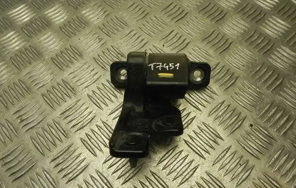 Mercedes-Benz C AMG W205 Front door upper hinge 14314B03 T7451