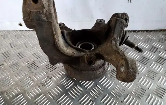 BMW X3 E83 Front wheel hub spindle knuckle