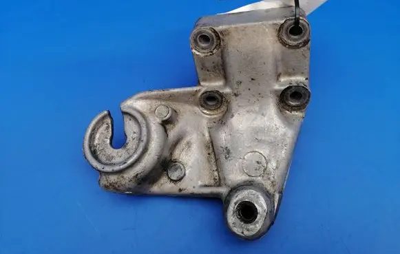 Mercedes-Benz S W126 Engine mounting bracket R1162235104 1162235104