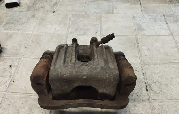 Hyundai Santa Fe Rear brake caliper