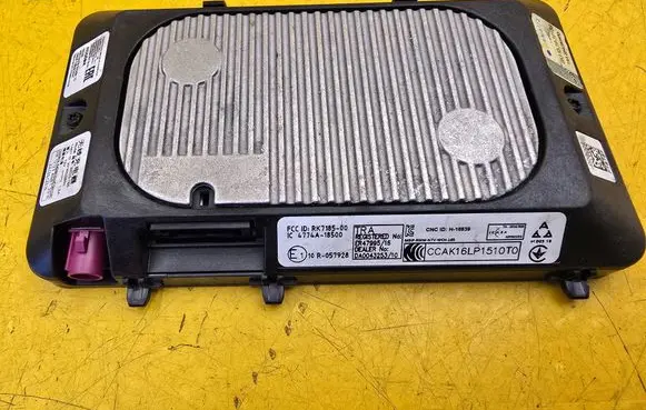Volkswagen Golf VIII Wireless charging module 5NA980611