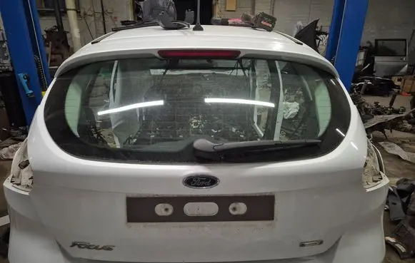 Ford Focus Tailgate/trunk/boot lid NOCODE