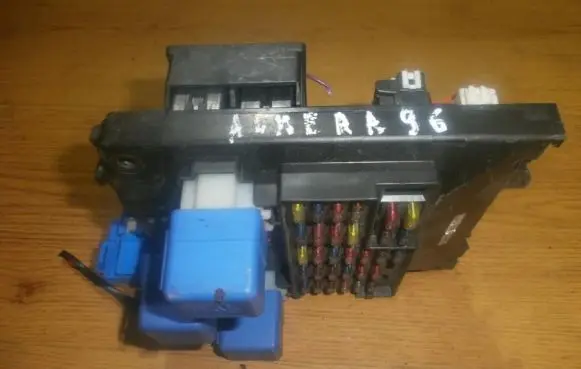 Nissan Almera Comfort/convenience module 243501n000f