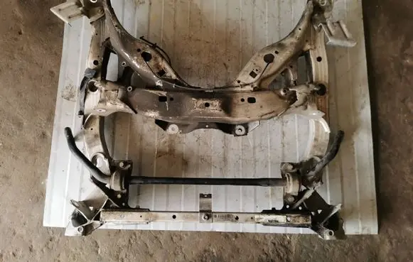 BMW 5 F10 F11 Front subframe 560312831
