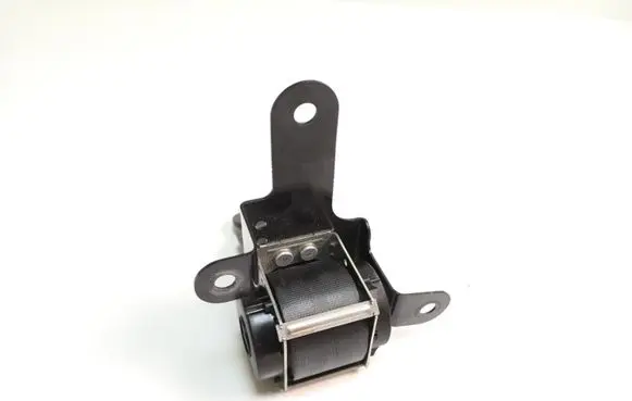 Middle seatbelt (rear)