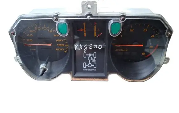 Mitsubishi Pajero Speedometer (instrument cluster) MB680379