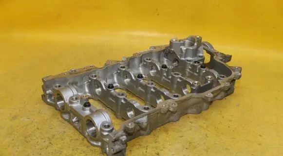 Toyota C-HR I Camshaft holder 