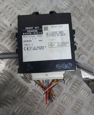 Toyota Auris 150 Door central lock control unit/module 8999002010 8594002040