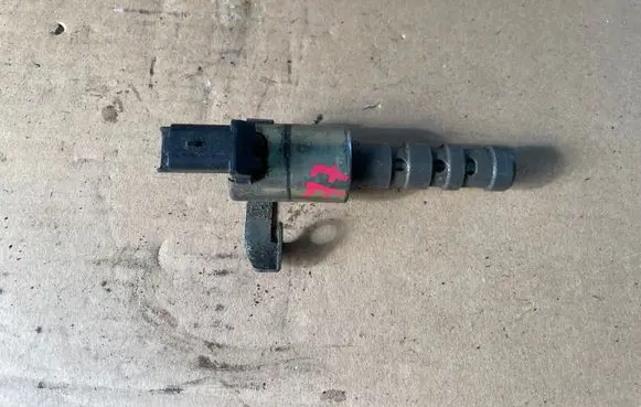 Renault Laguna II Camshaft vanos timing valve 108674