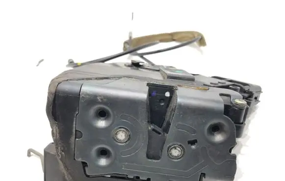 Mazda 3 II Front door lock 3N6AA21813K