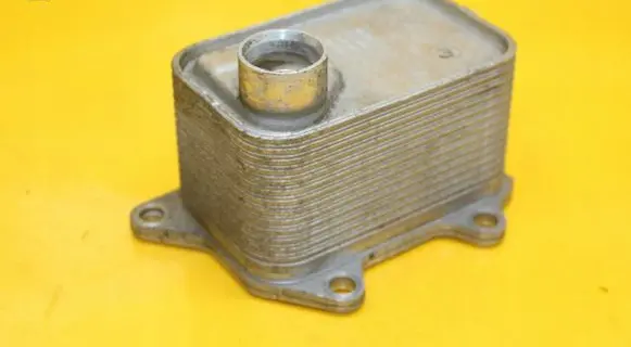 Engine oil radiator