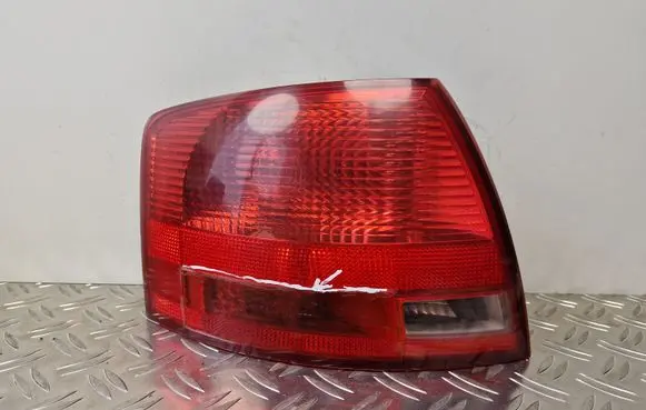 Audi A4 S4 B7 8E 8H Rear/tail lights 8E9945095E