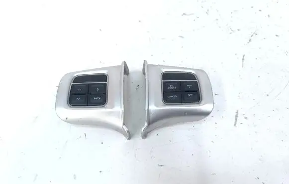 Dodge Grand Caravan Steering wheel buttons/switches 620325901A 620325900A