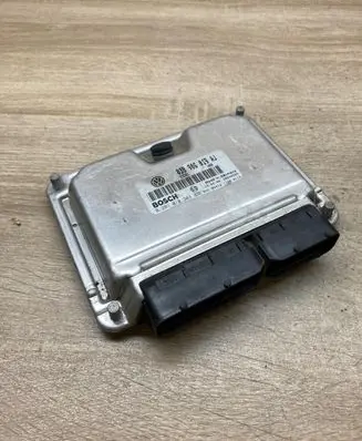 Volkswagen PASSAT B5 Engine control unit/module ECU 038906019AJ 0281010303