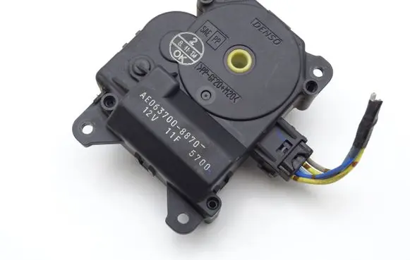 Cadillac CTS Air flap motor/actuator AE063700-8870 AE0637008870