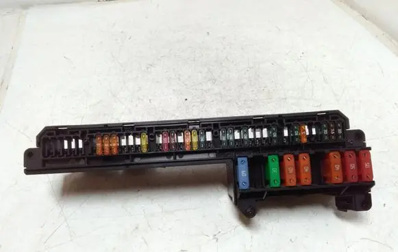BMW 5 E60 E61 Fuse module 6114695733002 18917