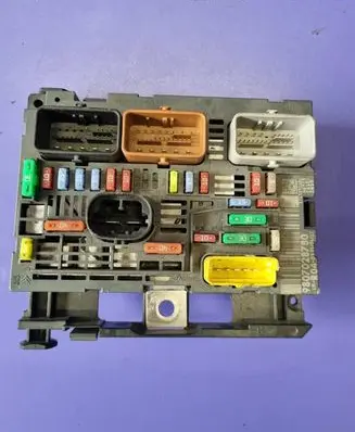 Peugeot Partner BSM Control unit 9807028780