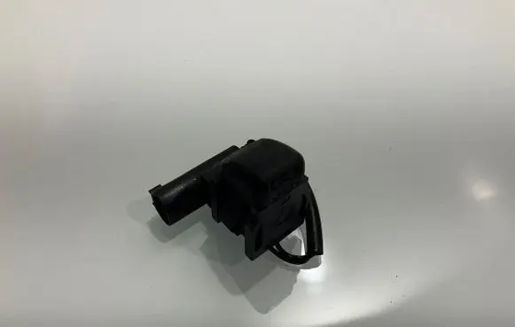 Mercedes-Benz CLS C219 Windshield washer spray nozzle 