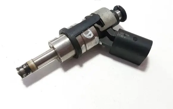 Audi A4 S4 B8 8K Fuel injector 06D133036D 06F906 0261500