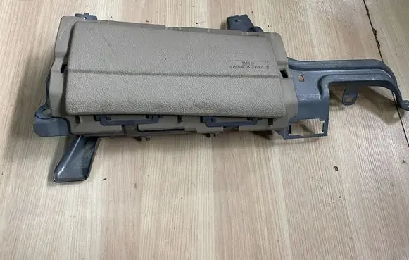 Lexus RX 330 - 350 - 400H Knee airbag 101705806M04