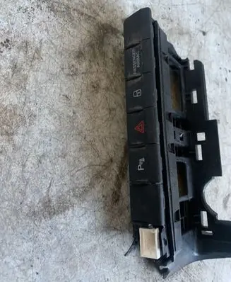 Skoda Karoq Hazard light switch