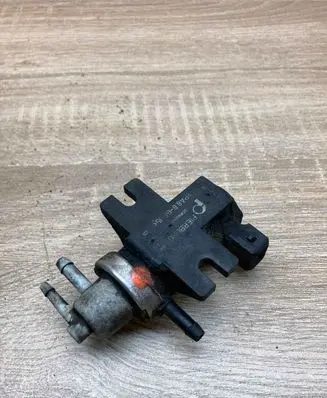 Volkswagen PASSAT B5 Turbo solenoid valve 1H1907627A