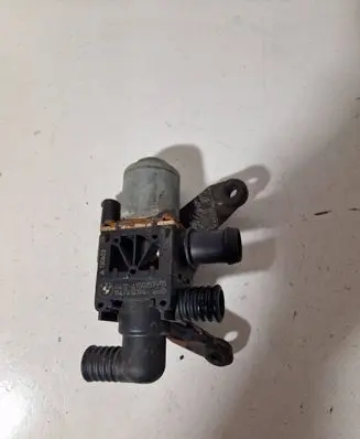 BMW X6 E71 Coolant heater control valve 6950257 1147412194