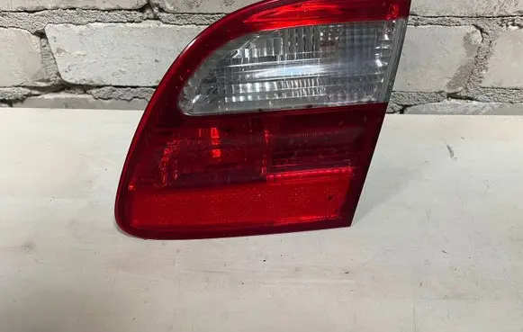 Mercedes-Benz E W211 Tailgate rear/tail lights A2118201464