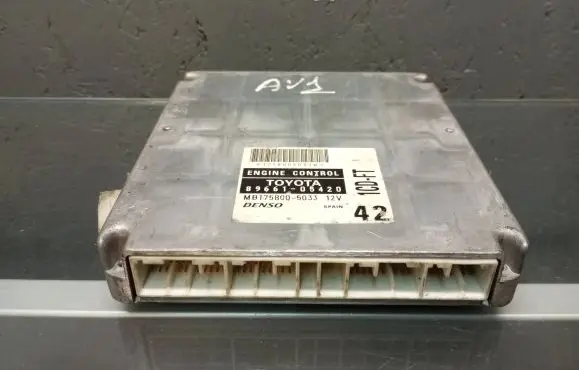 Toyota Avensis T220 Engine control unit/module 8966105420 MB1758005033 1758005033