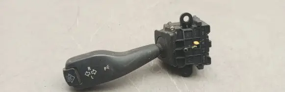 BMW 5 E39 Indicator stalk 8363668K 01104010