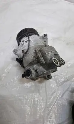Opel Insignia B Air conditioning (A/C) compressor (pump) 39045695
