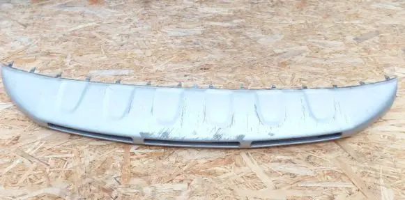 Front bumper lip