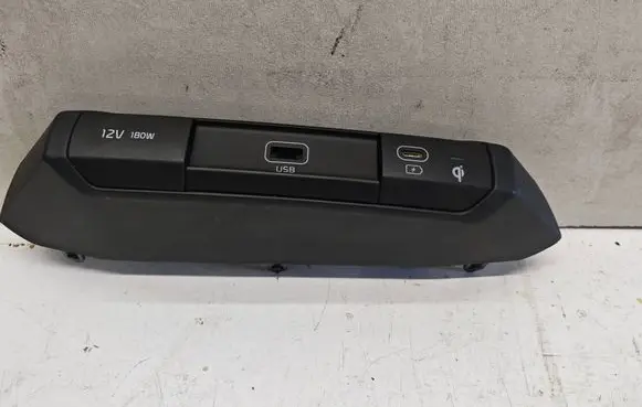 KIA Niro USB socket connector 96125AT000 10R0611587 2212191001005