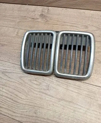 BMW 3 E30 Front grill 1884350