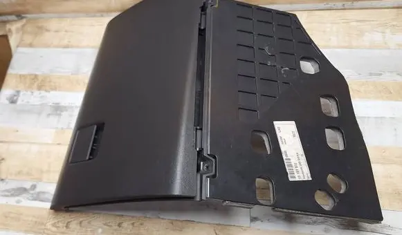 Opel Vectra C Glove box 13151852