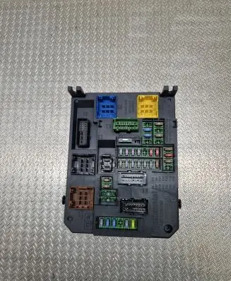 Peugeot 508 Fuse module S180121004G 9665547580 BSIQ0400