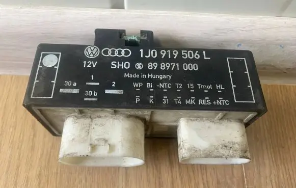 Audi A3 S3 8L Coolant fan relay 1J0919506L 898971000